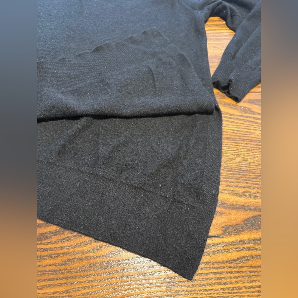 Aqua Cashmere Women’s L Black Asymmetrical Side Slit Sweater Quiet Luxury - Picture 12 of 16